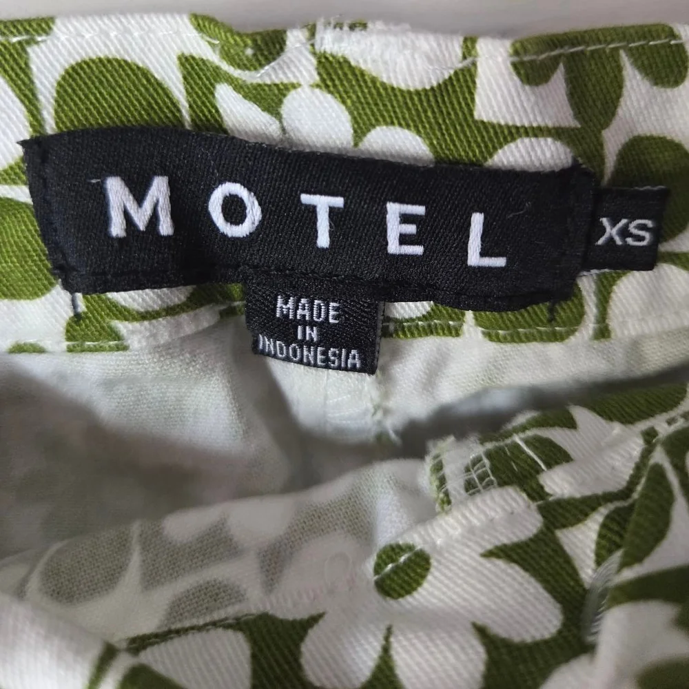 Motel Denim handmade cotton stretchy wide leg green and white flower pants - Picture 2 of 11